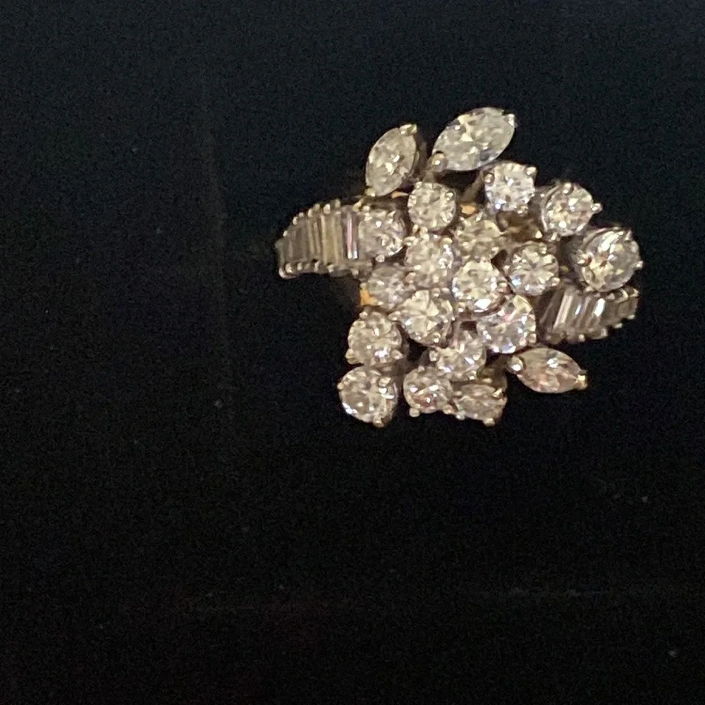 Diamond cocktail Ring - Picture 6 of 8